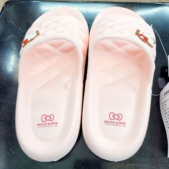 Brand New Sanrio Hello Kitty Slippers Size: US 7.5 - 8.5 - Picture 4 of 9